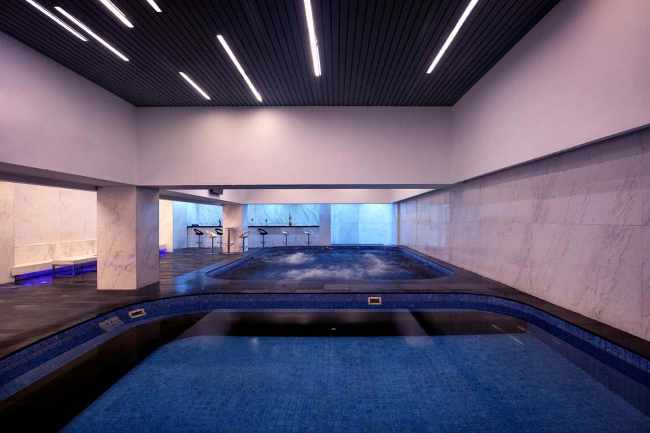 Grand Mercure Jakarta Harmoni Buitenkant foto