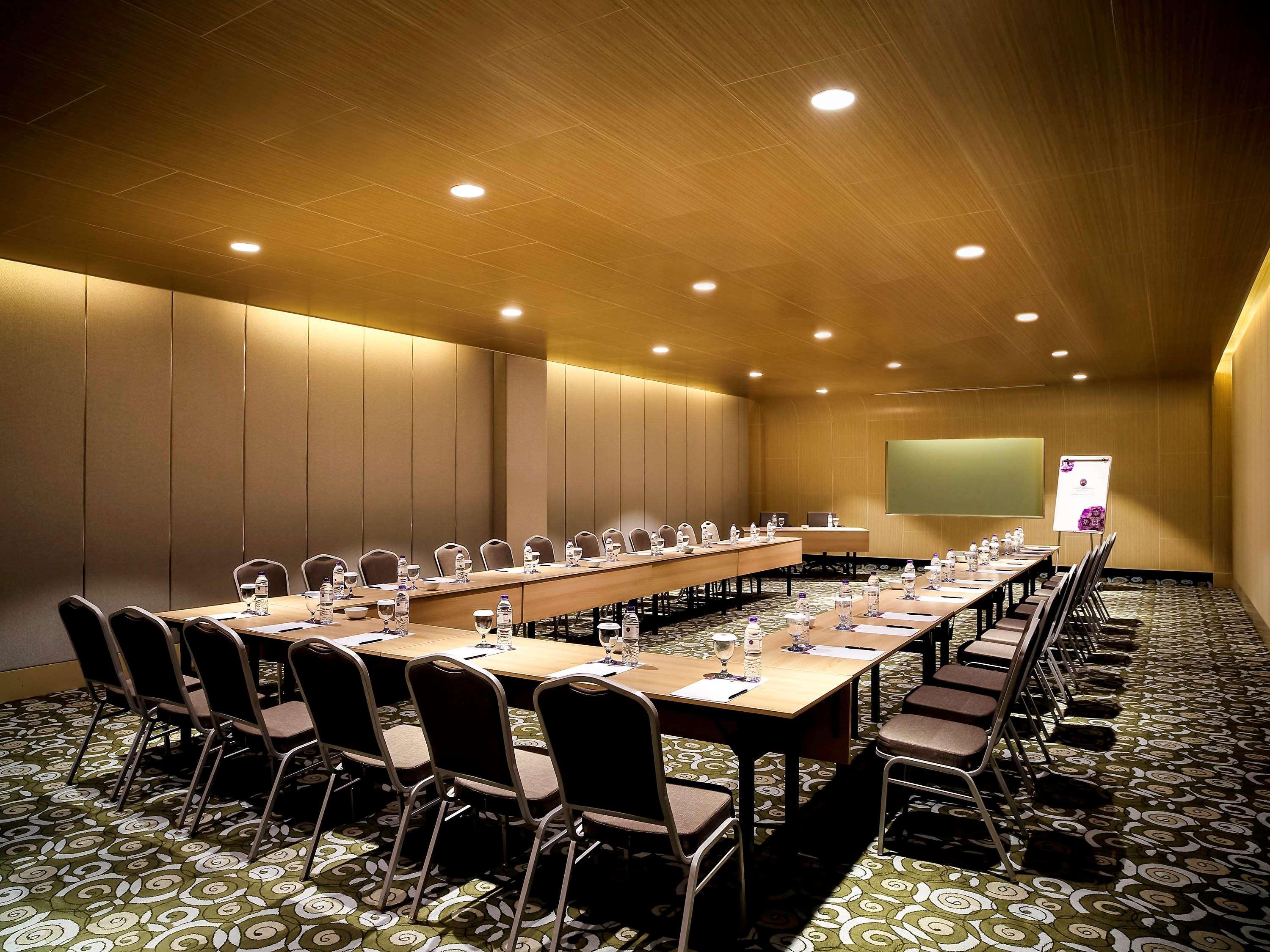 Grand Mercure Jakarta Harmoni Buitenkant foto