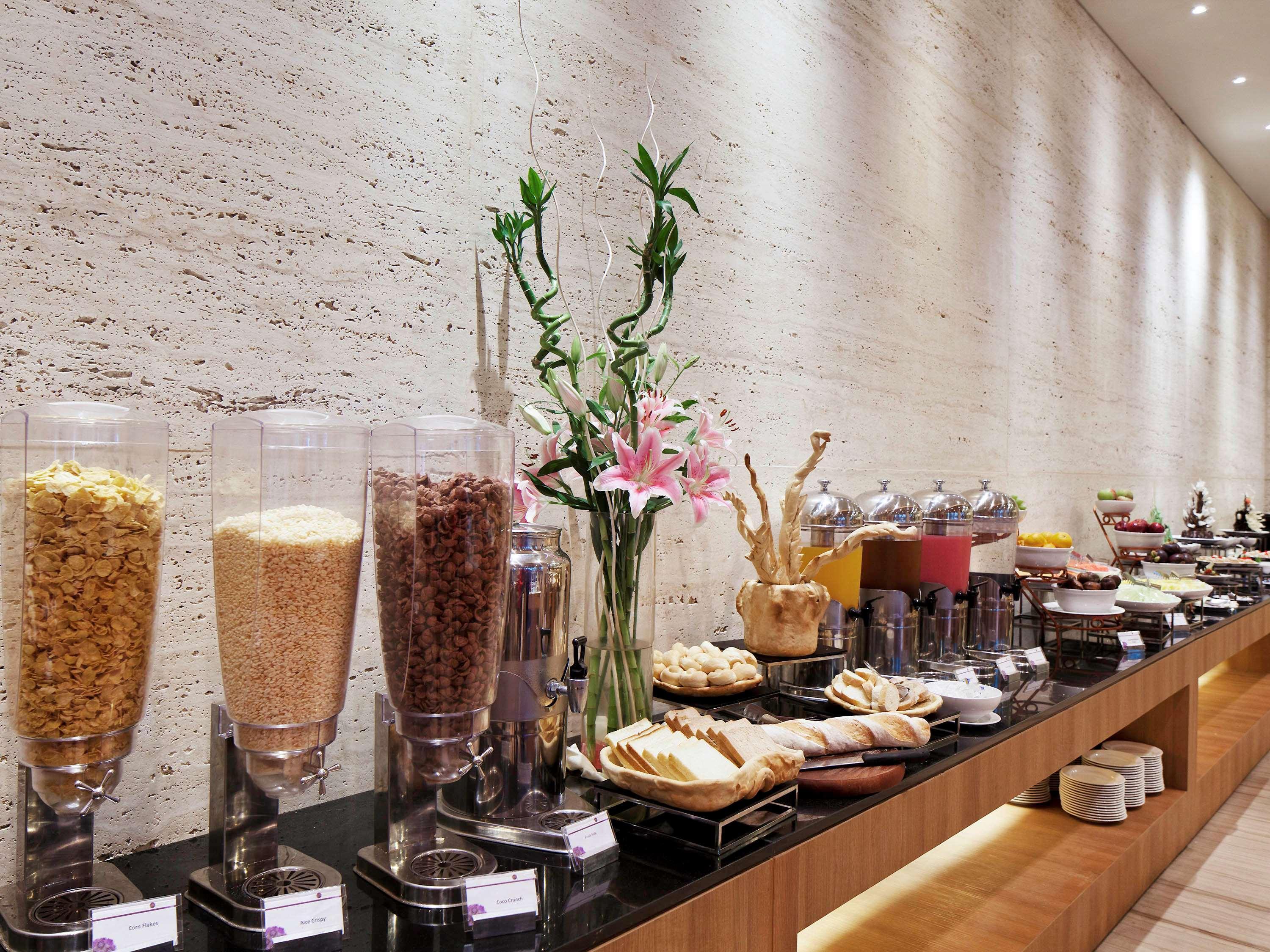 Grand Mercure Jakarta Harmoni Buitenkant foto