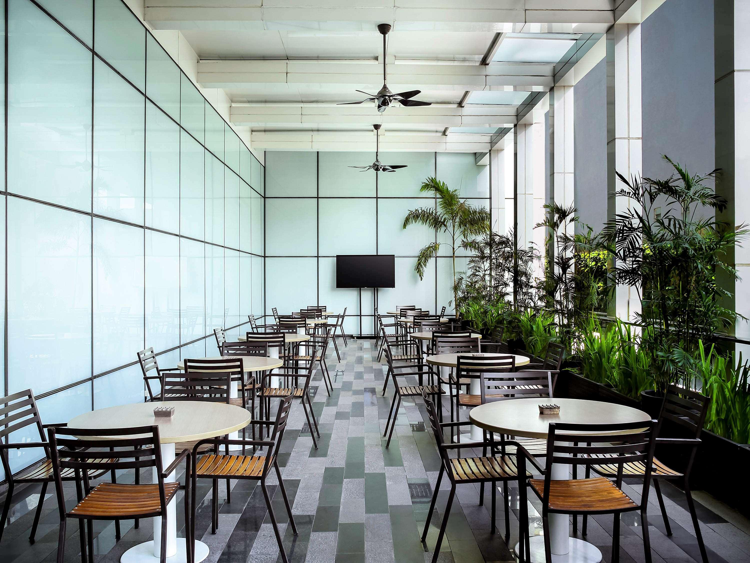 Grand Mercure Jakarta Harmoni Buitenkant foto